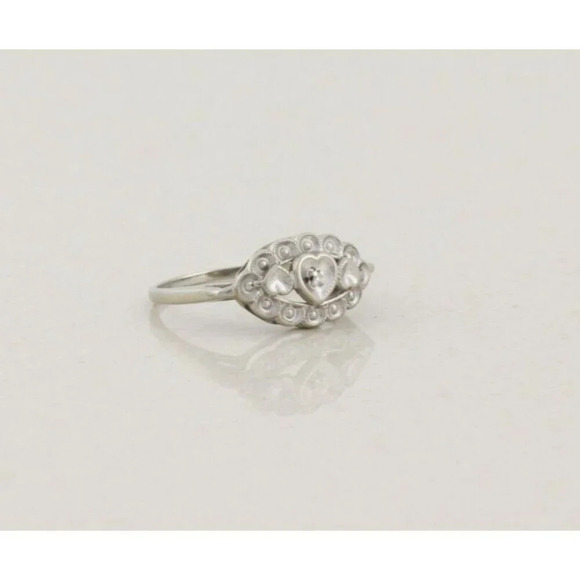 10k White Gold Diamond Heart Art Deco Ring Size 6 1/2 - Picture 3 of 7